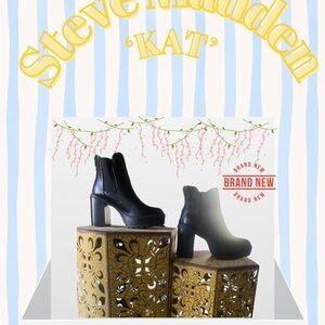 Steve Madden ‘Kat’ Booties